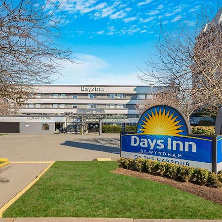Days Inn By Wyndham Victoria On The Harbour Экстерьер фото