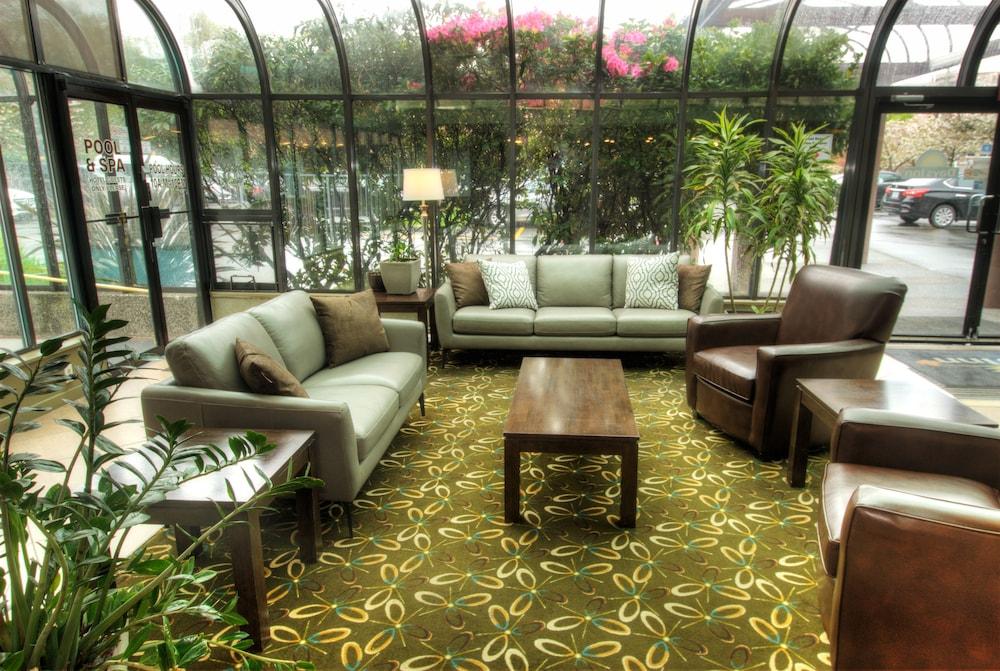 Days Inn By Wyndham Victoria On The Harbour Экстерьер фото