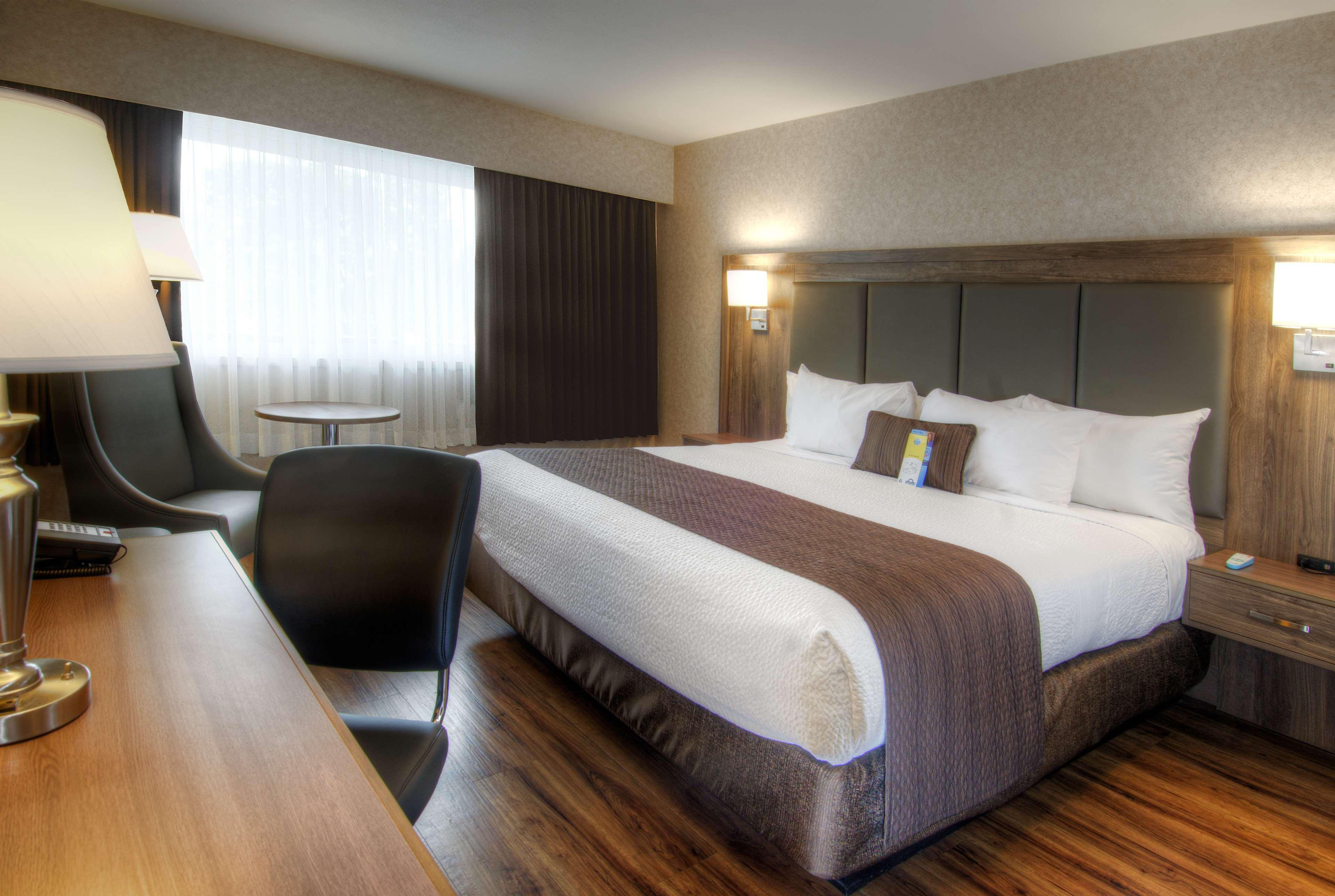 Days Inn By Wyndham Victoria On The Harbour Экстерьер фото