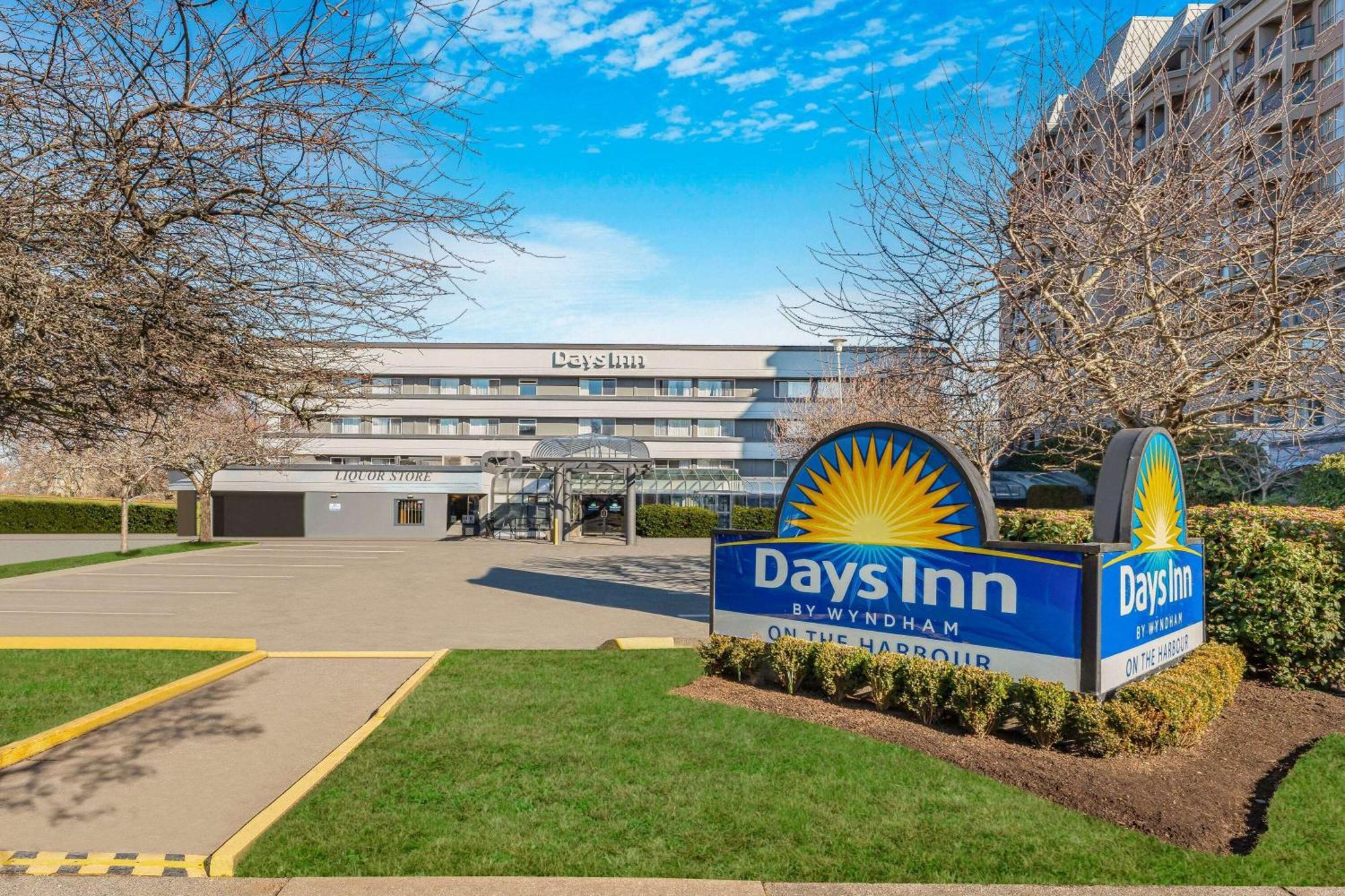 Days Inn By Wyndham Victoria On The Harbour Экстерьер фото