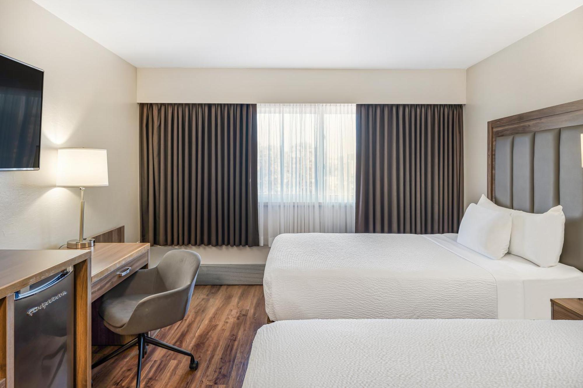 Days Inn By Wyndham Victoria On The Harbour Экстерьер фото